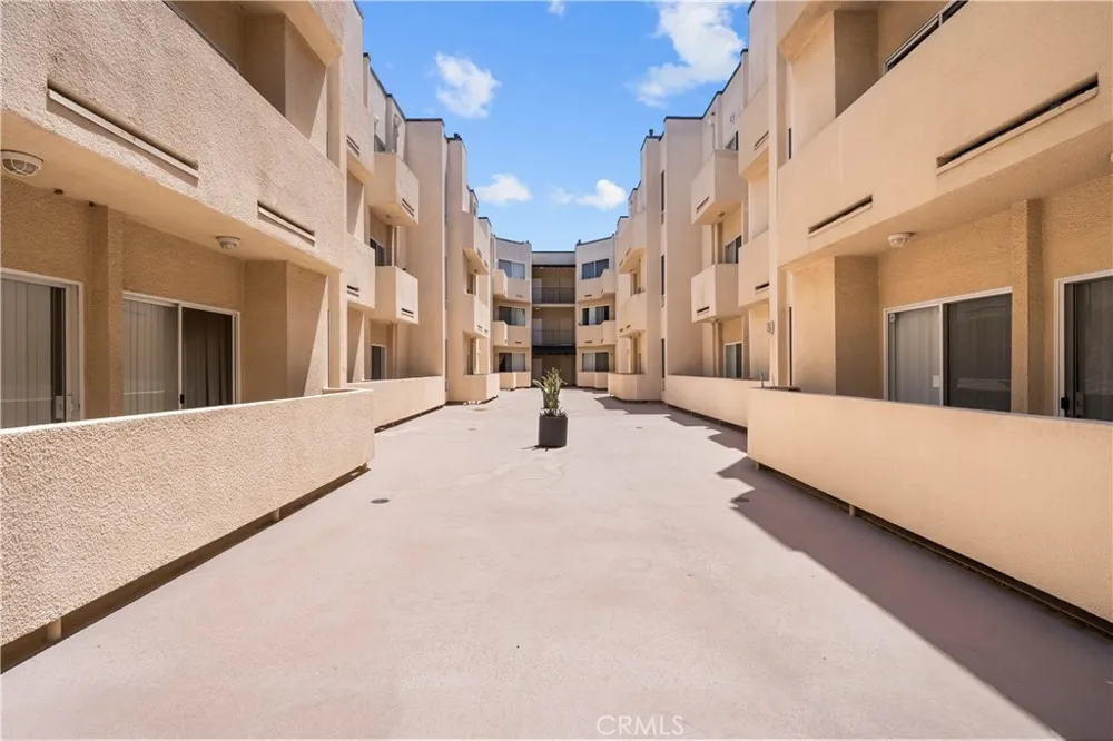 19350 Sherman Way. #328 Reseda, CA 91335