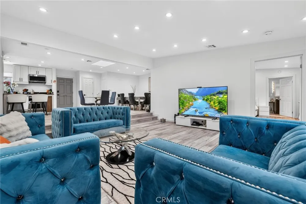 18952 Victory Boulevard Tarzana, CA 91335