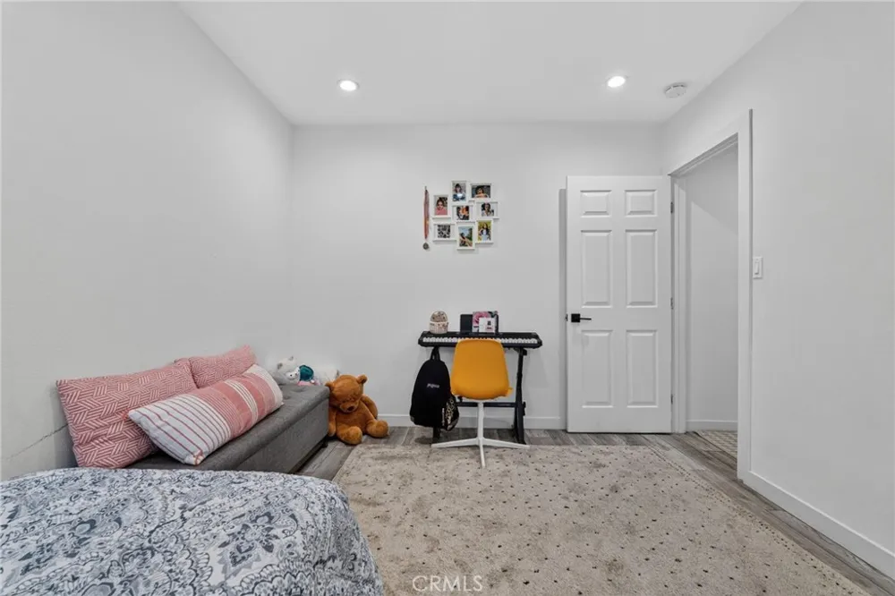18952 Victory Boulevard Tarzana, CA 91335