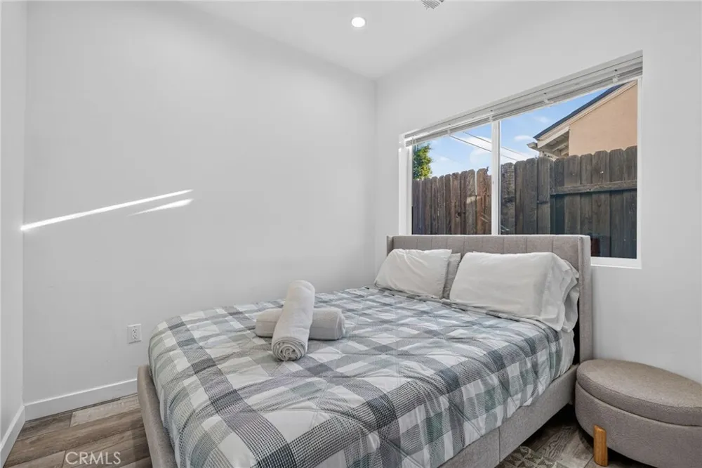 18952 Victory Boulevard Tarzana, CA 91335