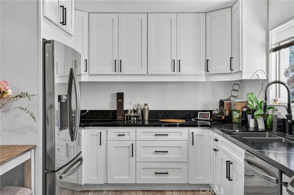 18952 Victory Boulevard Tarzana, CA 91335