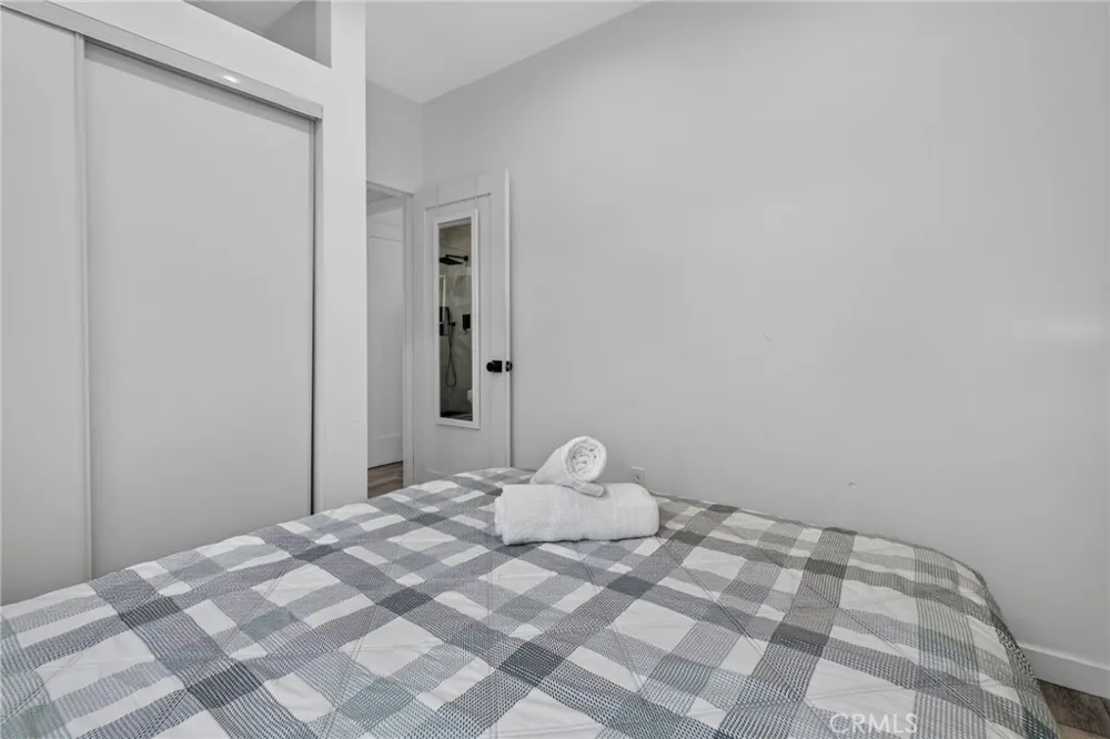18952 Victory Boulevard Tarzana, CA 91335