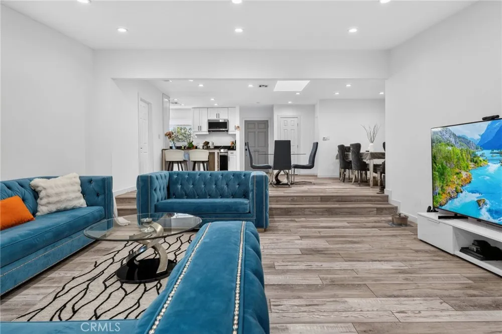 18952 Victory Boulevard Tarzana, CA 91335