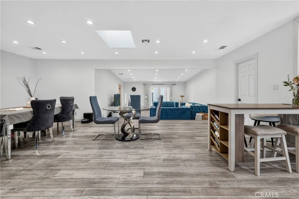 18952 Victory Boulevard Tarzana, CA 91335