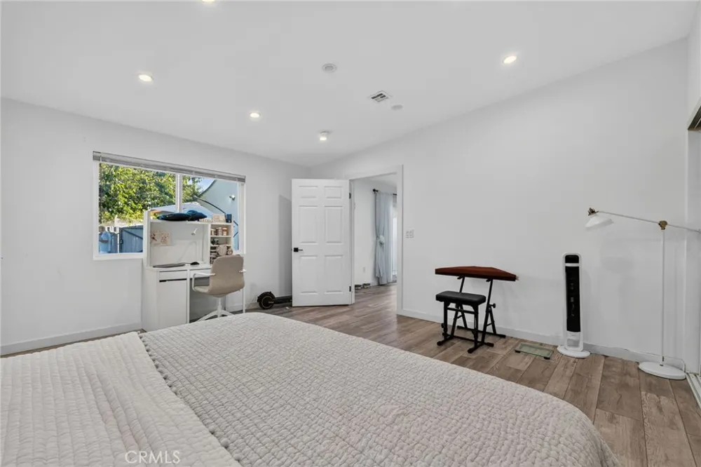 18952 Victory Boulevard Tarzana, CA 91335
