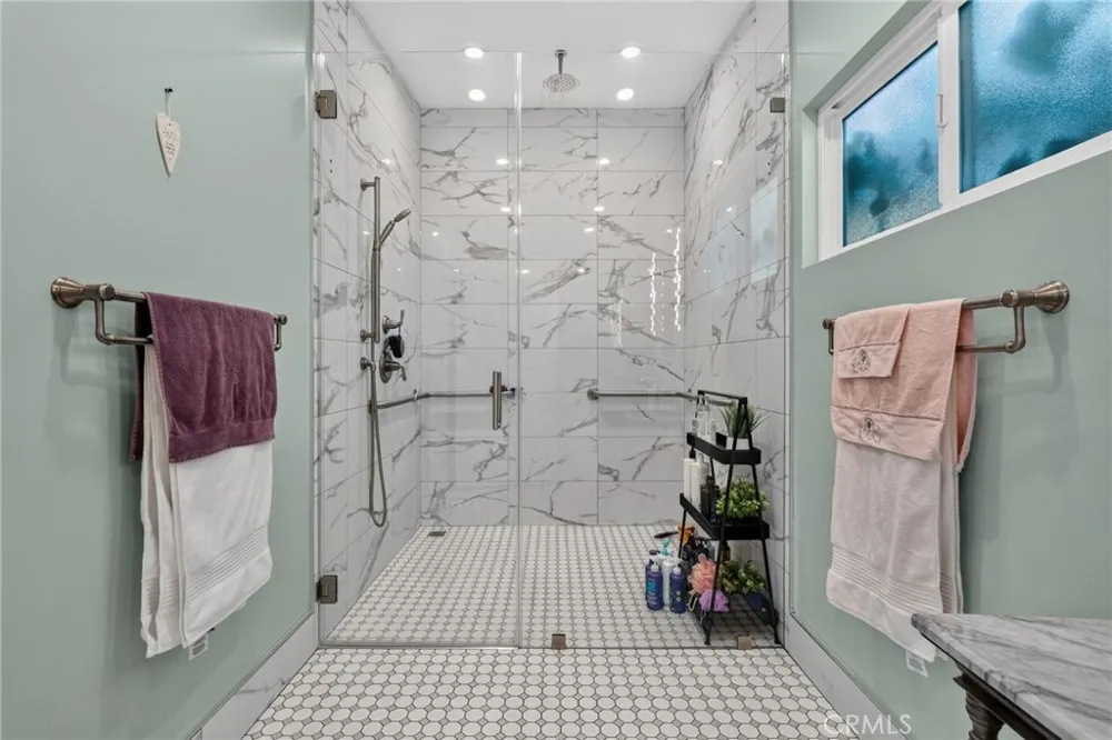 18952 Victory Boulevard Tarzana, CA 91335