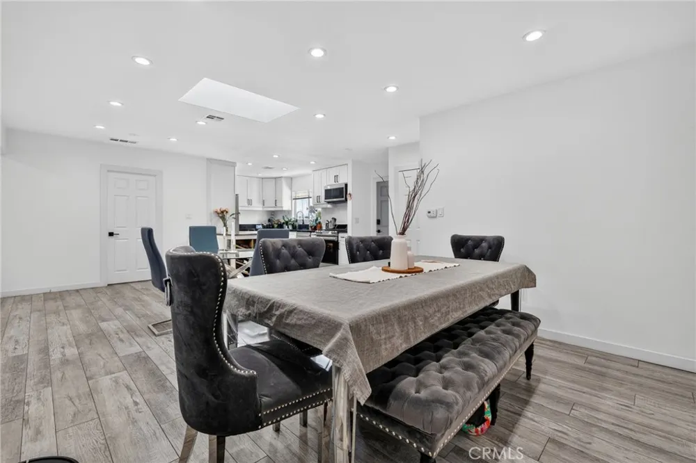 18952 Victory Boulevard Tarzana, CA 91335