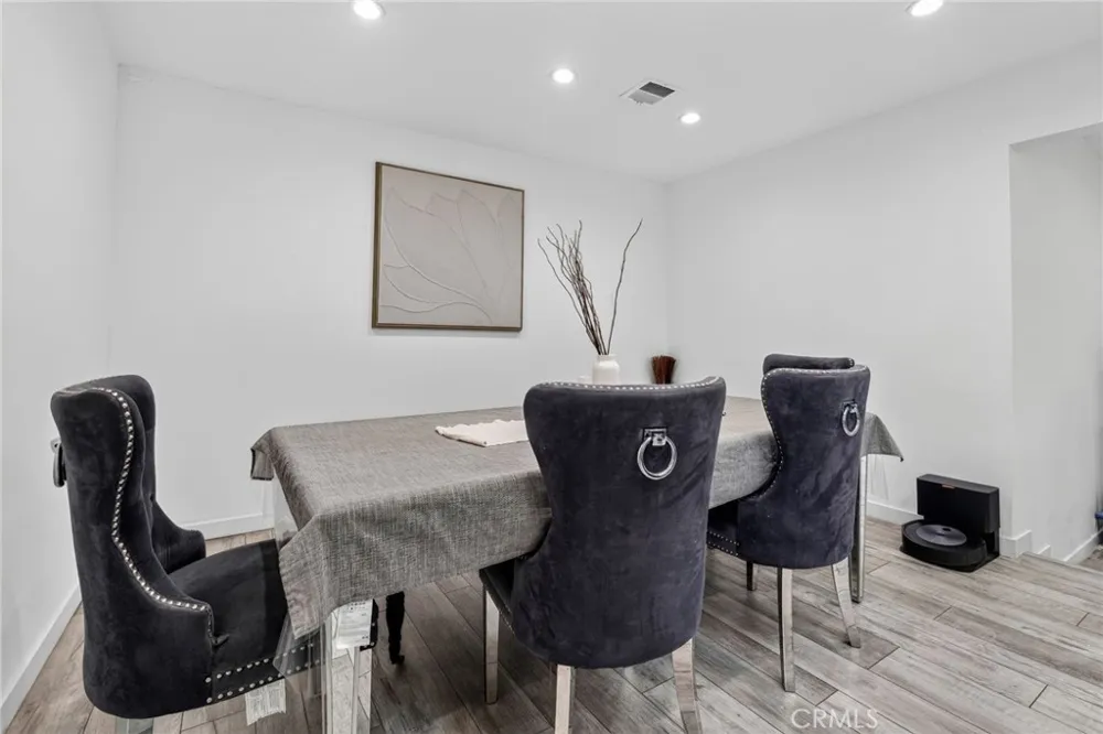 18952 Victory Boulevard Tarzana, CA 91335