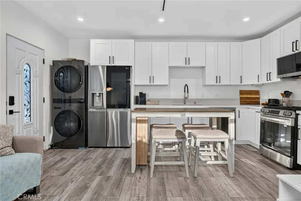 18952 Victory Boulevard Tarzana, CA 91335
