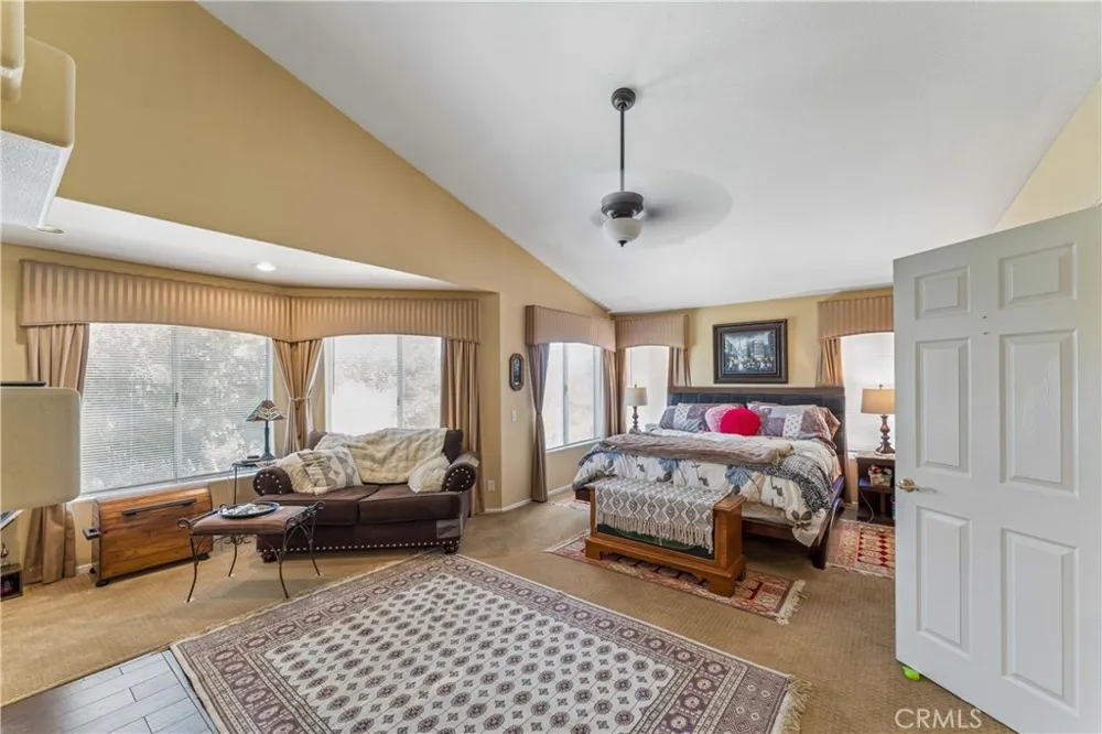 24515 Ebelden Newhall, CA 91321