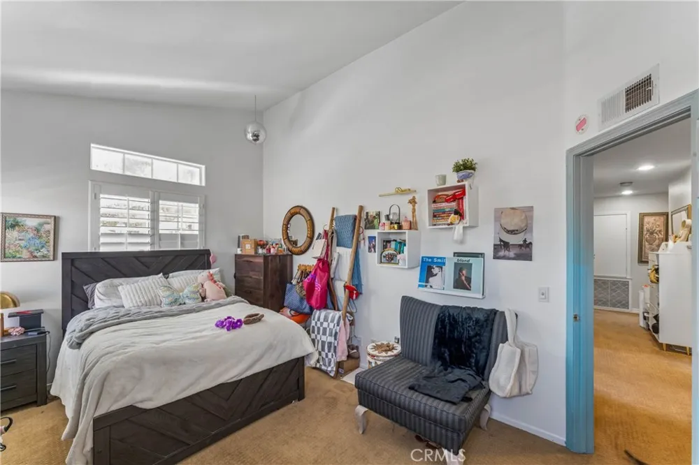 24515 Ebelden Newhall, CA 91321