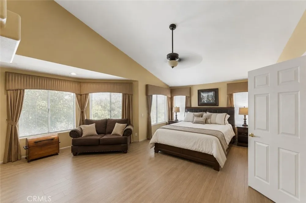 24515 Ebelden Newhall, CA 91321