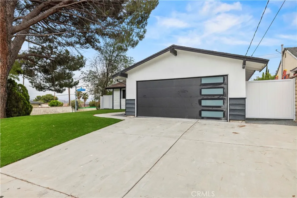 28201 Hot Springs Canyon Country, CA 91351