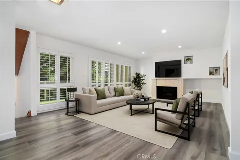 5255 Coldwater Canyon Avenue #E