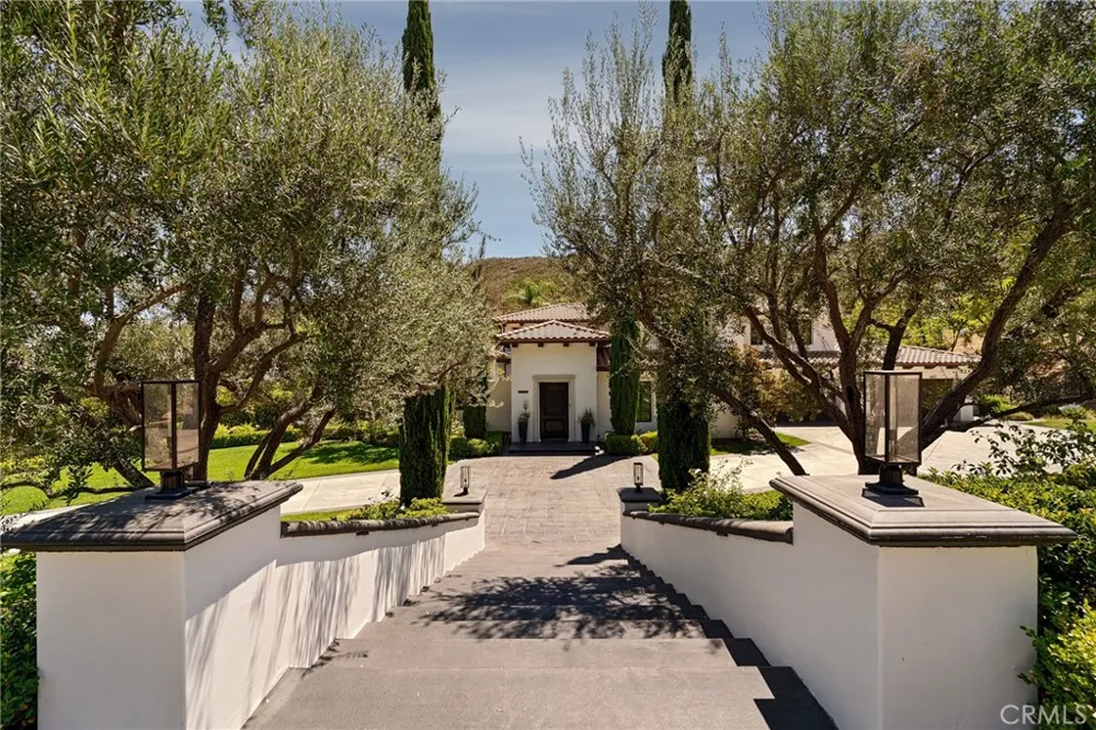 29462 Malibu View Court Agoura Hills, CA 91301