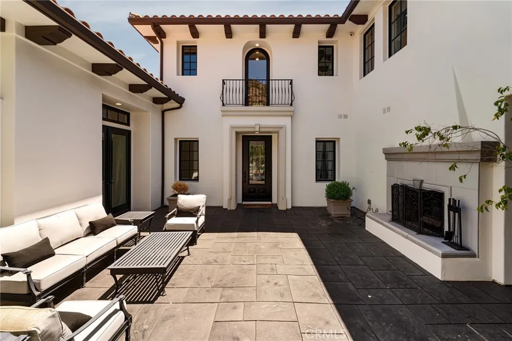 29462 Malibu View Court Agoura Hills, CA 91301