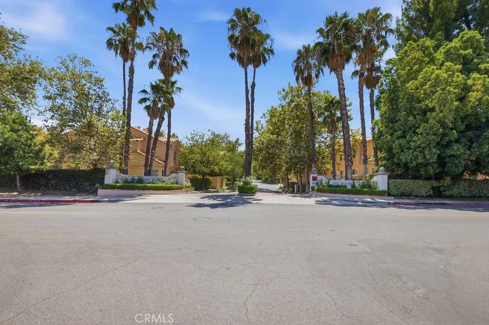 25114 Steinbeck Avenue #B Stevenson Ranch, CA 91381