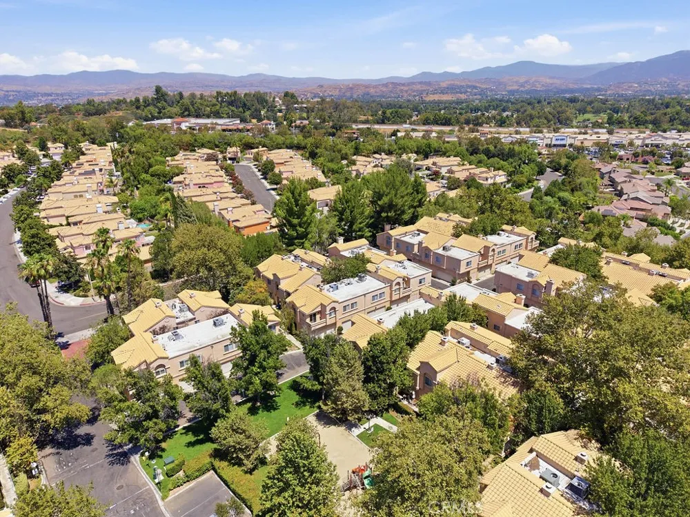 25114 Steinbeck Avenue #B Stevenson Ranch, CA 91381