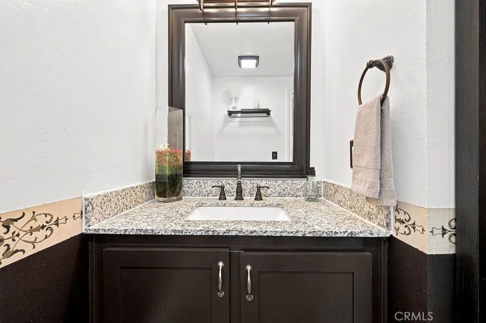 25114 Steinbeck Avenue #B Stevenson Ranch, CA 91381