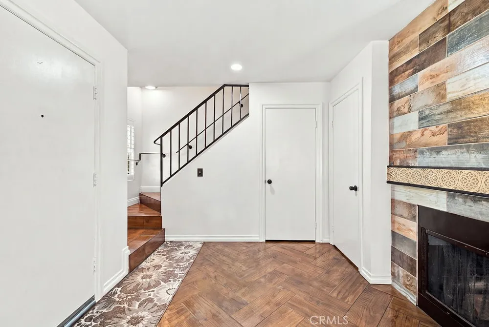 25114 Steinbeck Avenue #B Stevenson Ranch, CA 91381