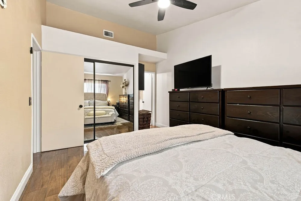 25114 Steinbeck Avenue #B Stevenson Ranch, CA 91381