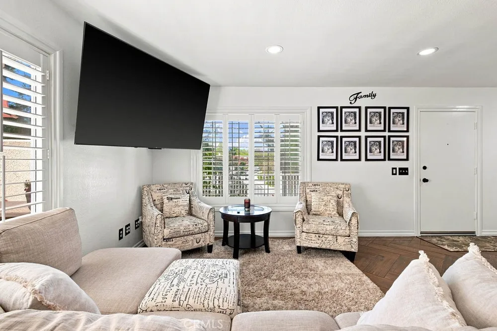 25114 Steinbeck Avenue #B Stevenson Ranch, CA 91381