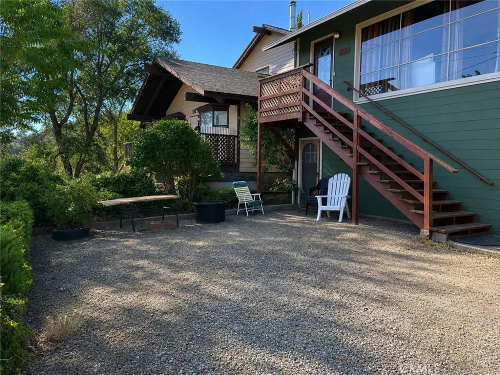 3432 Dakota Frazier Park, CA 93225