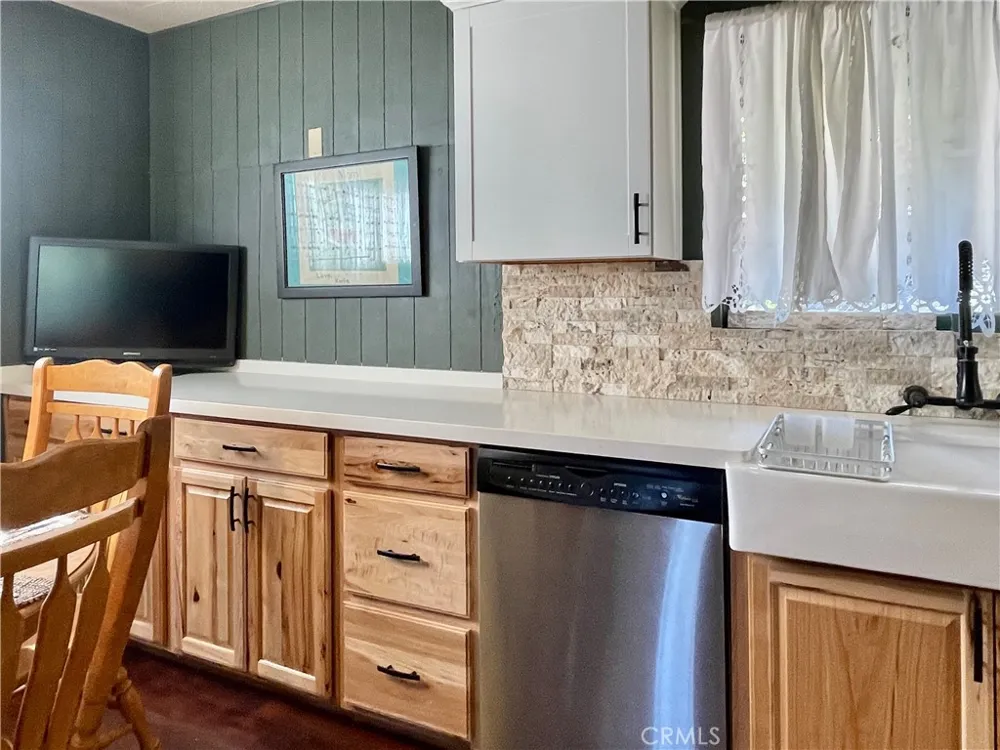 3432 Dakota Frazier Park, CA 93225