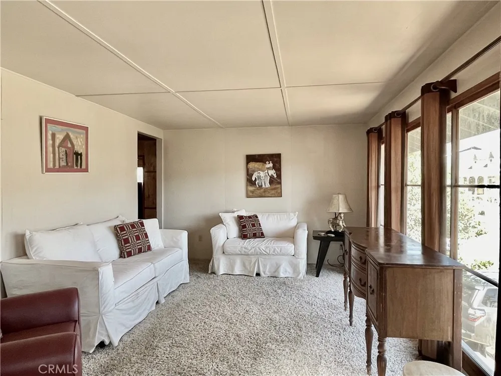 3432 Dakota Frazier Park, CA 93225