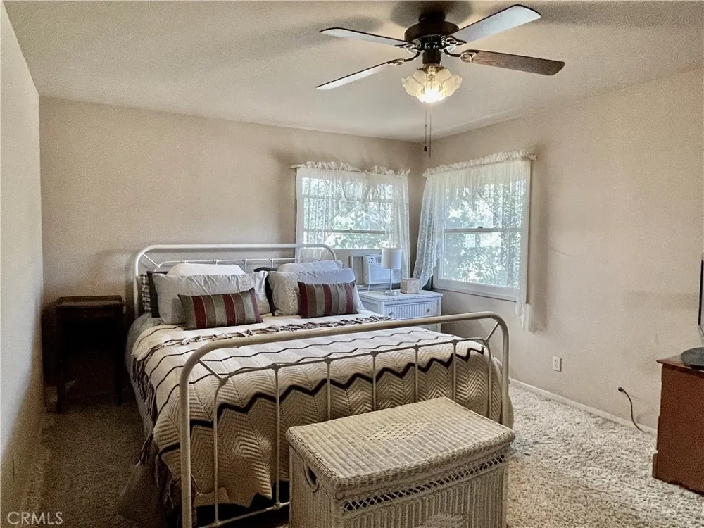 3432 Dakota Frazier Park, CA 93225