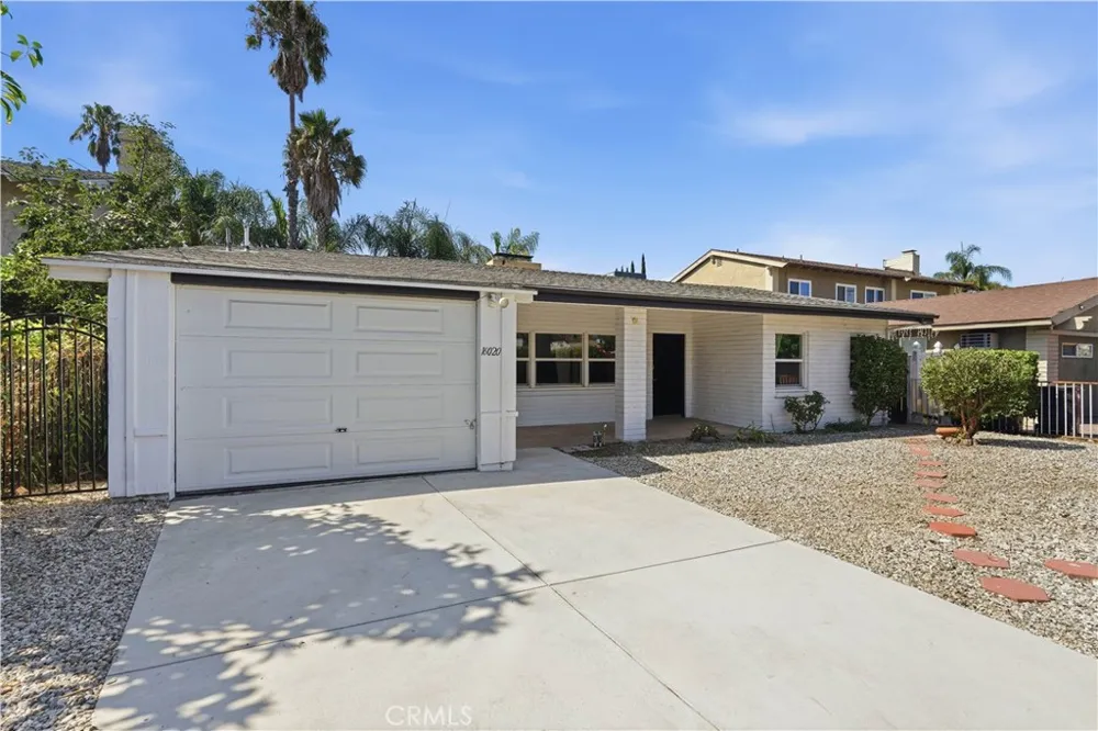 16020 Kittridge Street Lake Balboa, CA 91406