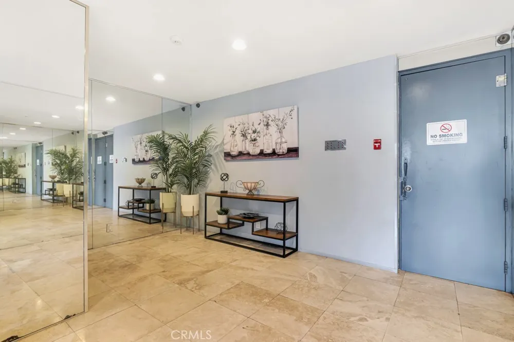 14530 Benefit Street #102 Sherman Oaks, CA 91403