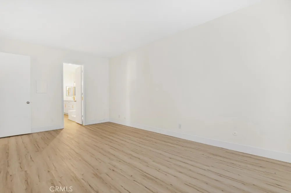 14530 Benefit Street #102 Sherman Oaks, CA 91403