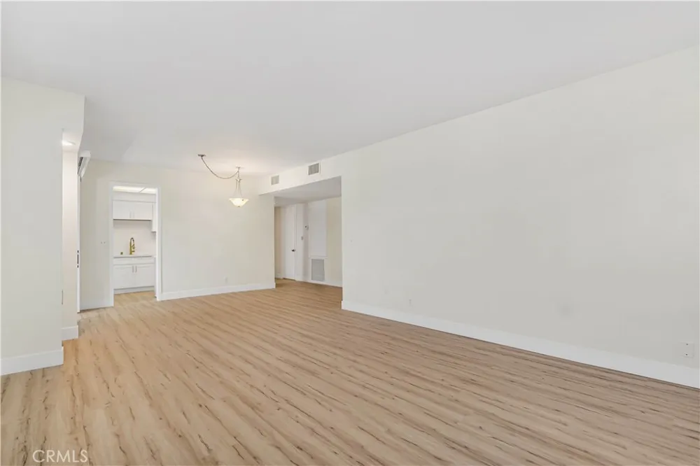 14530 Benefit Street #102 Sherman Oaks, CA 91403