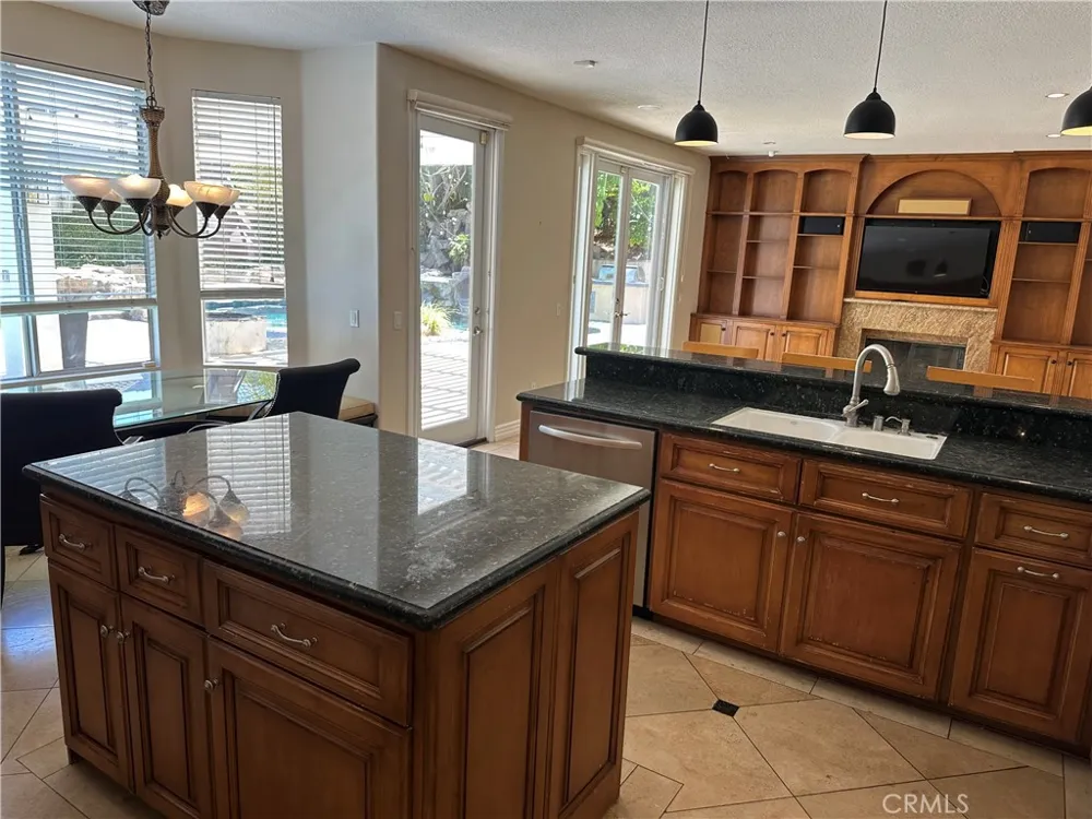 1700 Bronzewood Court Newbury Park, CA 91320