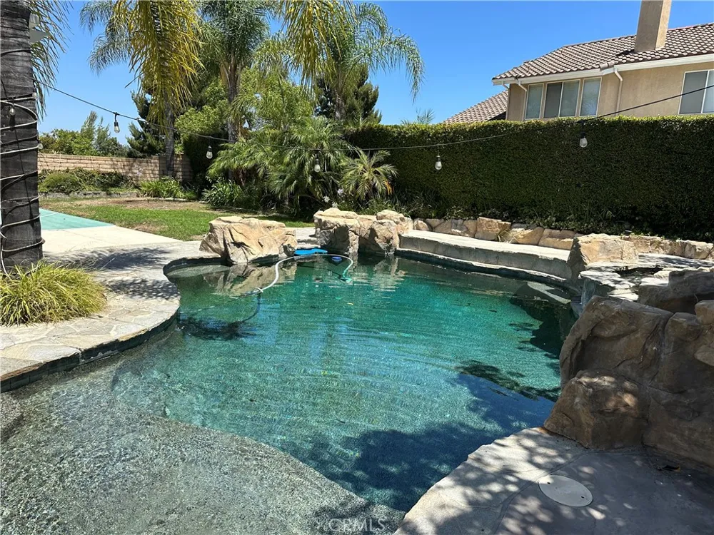 1700 Bronzewood Court Newbury Park, CA 91320