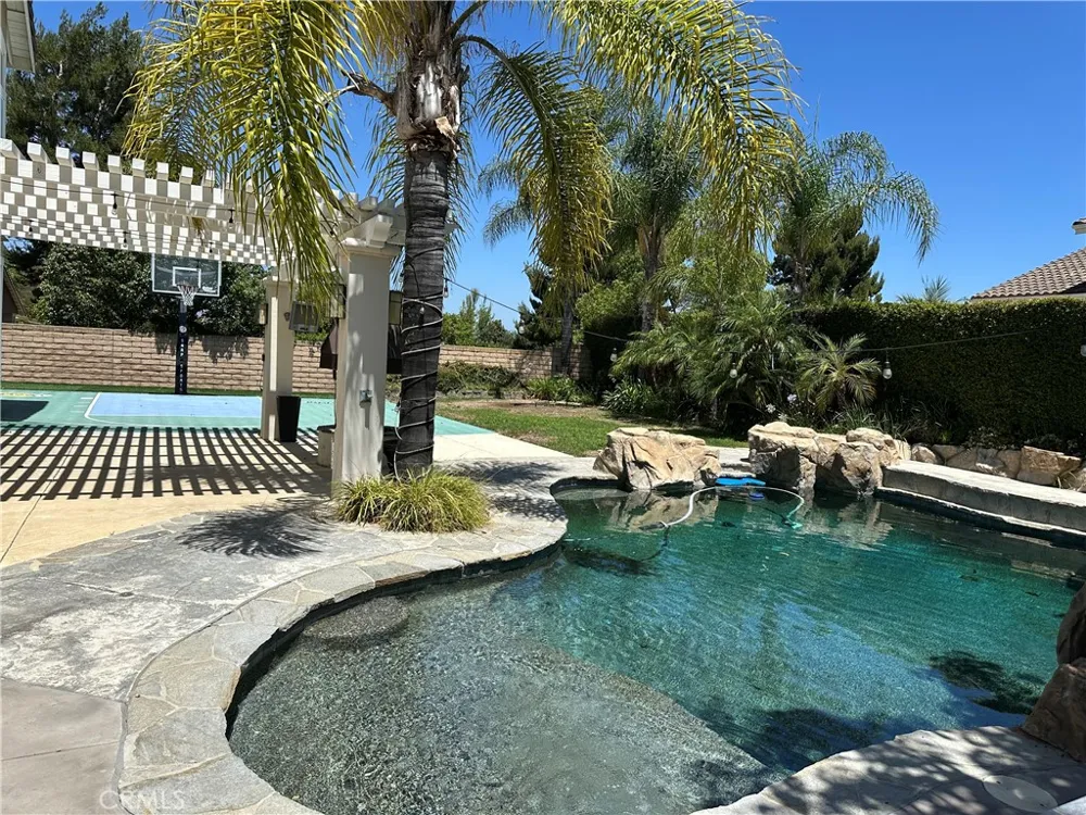 1700 Bronzewood Court Newbury Park, CA 91320