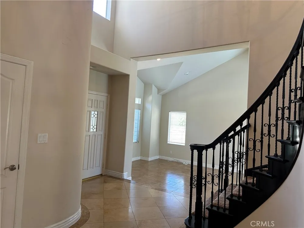 1700 Bronzewood Court Newbury Park, CA 91320