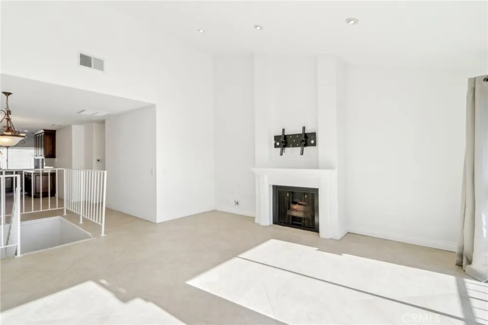 19535 Rinaldi Street #44 Porter Ranch, CA 91326
