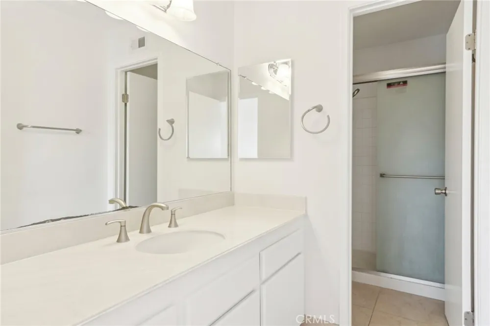 19535 Rinaldi Street #44 Porter Ranch, CA 91326