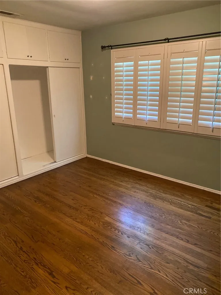 4419 Calhoun Sherman Oaks, CA 91423