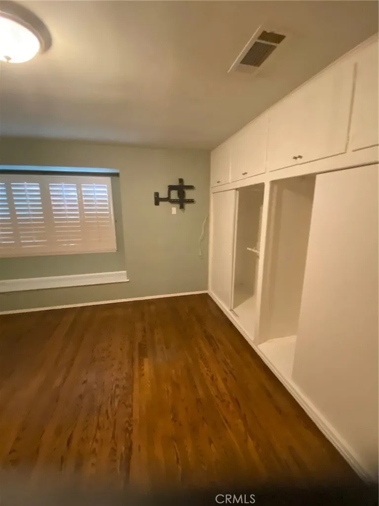 4419 Calhoun Sherman Oaks, CA 91423