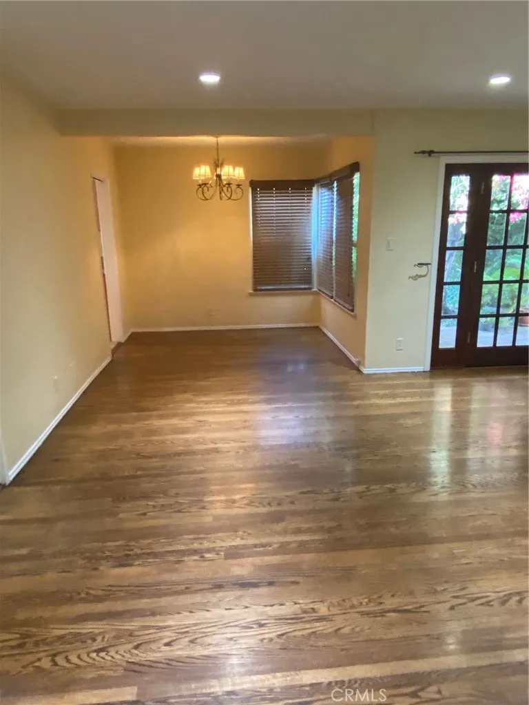 4419 Calhoun Sherman Oaks, CA 91423