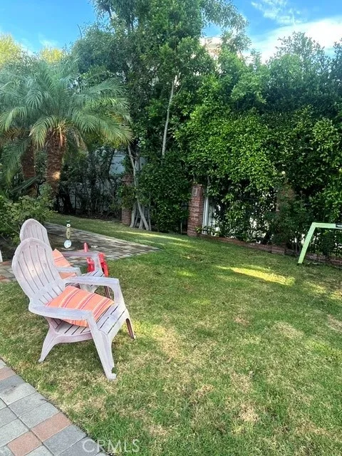 4419 Calhoun Sherman Oaks, CA 91423