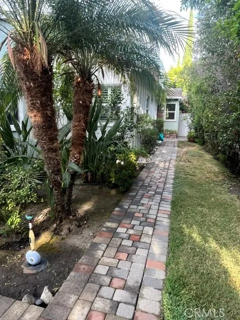 4419 Calhoun Sherman Oaks, CA 91423