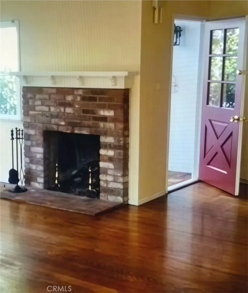 4419 Calhoun Sherman Oaks, CA 91423