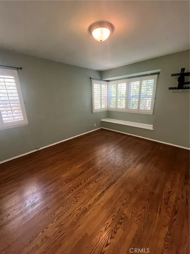4419 Calhoun Sherman Oaks, CA 91423