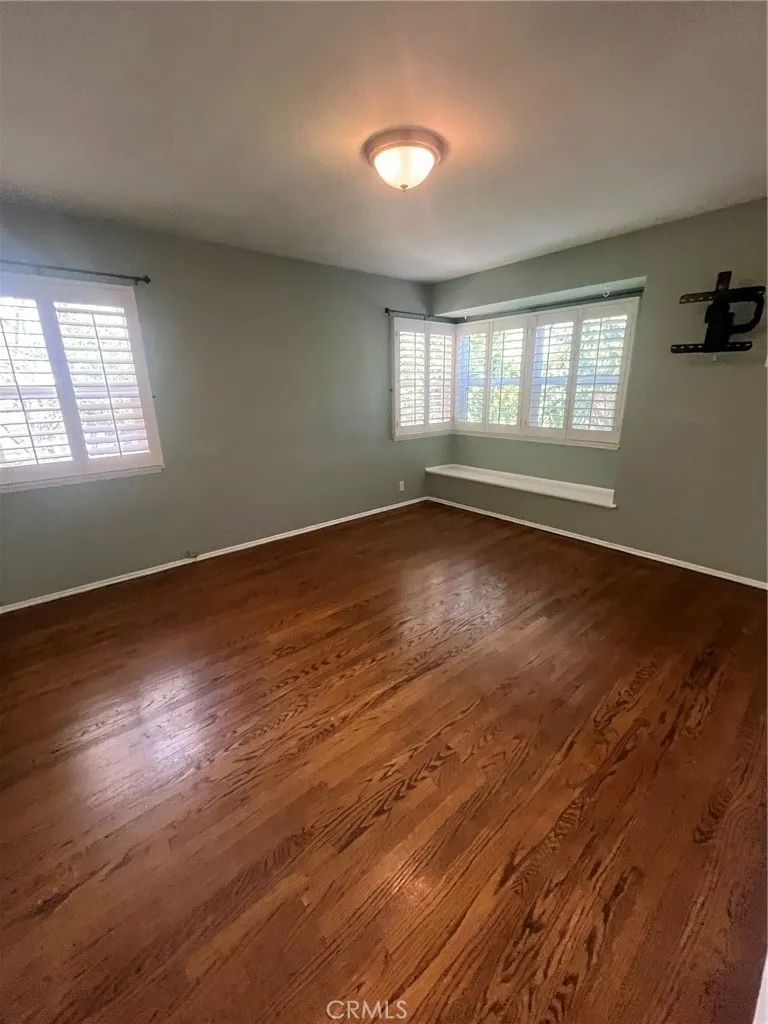 4419 Calhoun Sherman Oaks, CA 91423