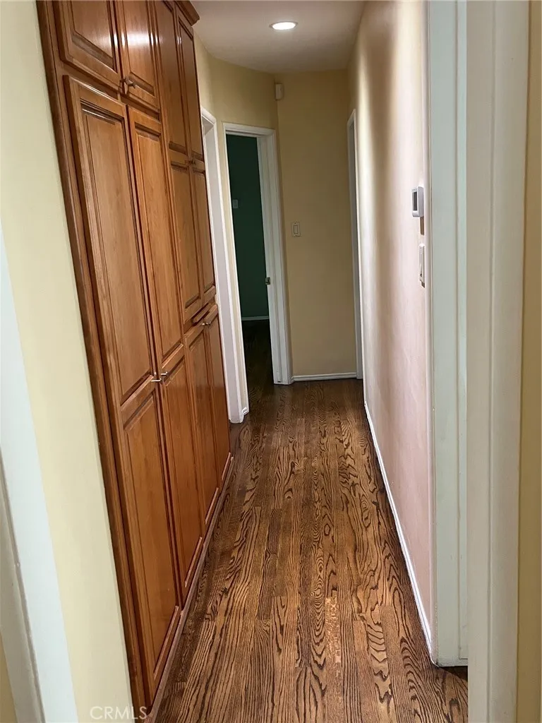 4419 Calhoun Sherman Oaks, CA 91423