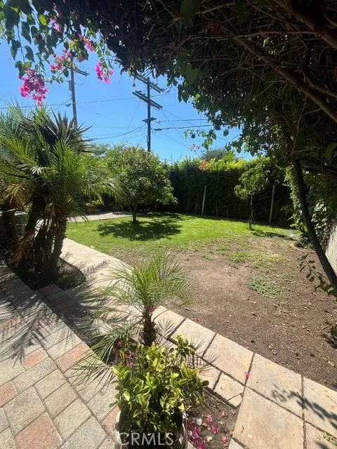 4419 Calhoun Sherman Oaks, CA 91423